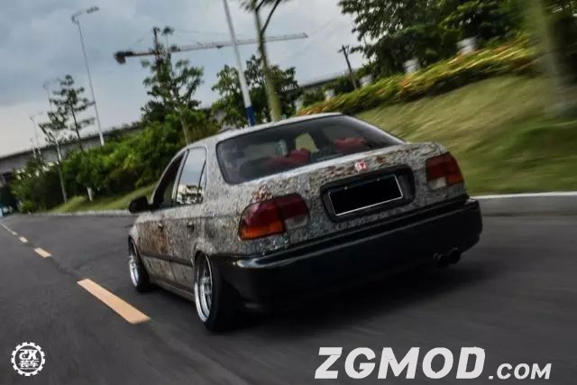 佛山车友花5个月打造破烂思域,走在路上很多人把它当作报废车! 佛山车友花5个月打造破烂思域,走在路上很多人把它当作报废车!