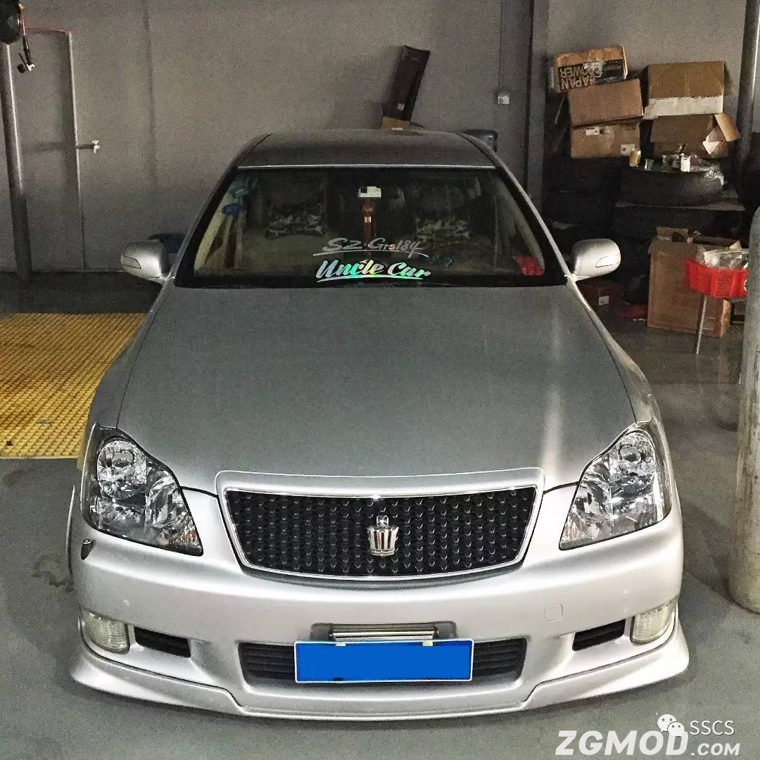 天啊！居然深圳也有一台改的这么帅的12代丰田皇冠！
